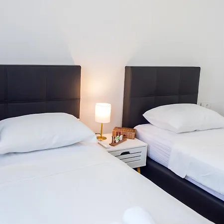 Apollo Apartment