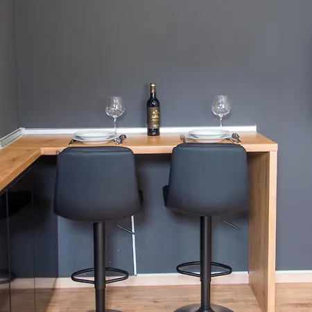 Apollo * モスタル